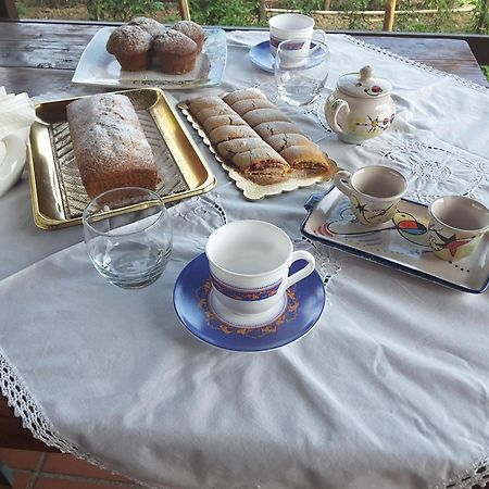 Mansarda Fiorita Bed & Breakfast Abatemarco Bagian luar foto