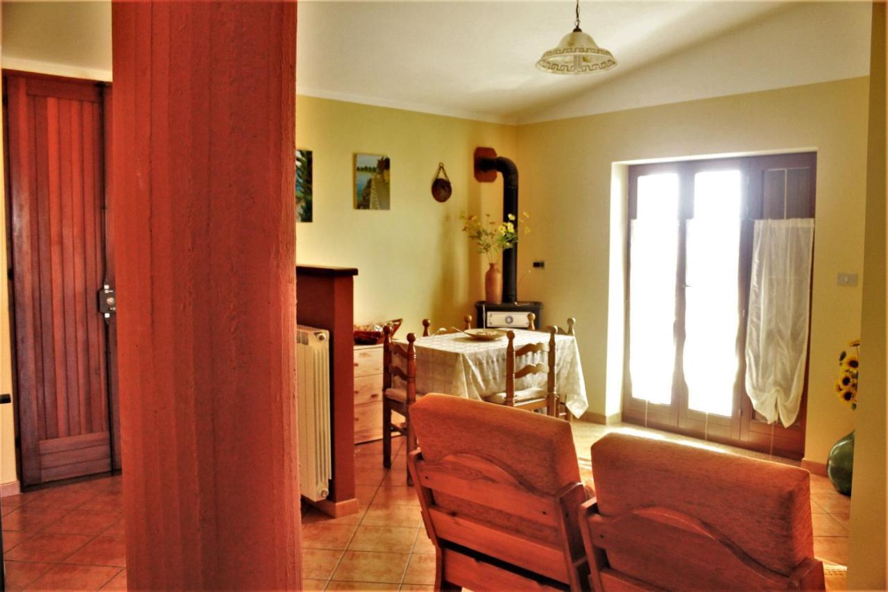 Mansarda Fiorita Bed & Breakfast Abatemarco Bagian luar foto