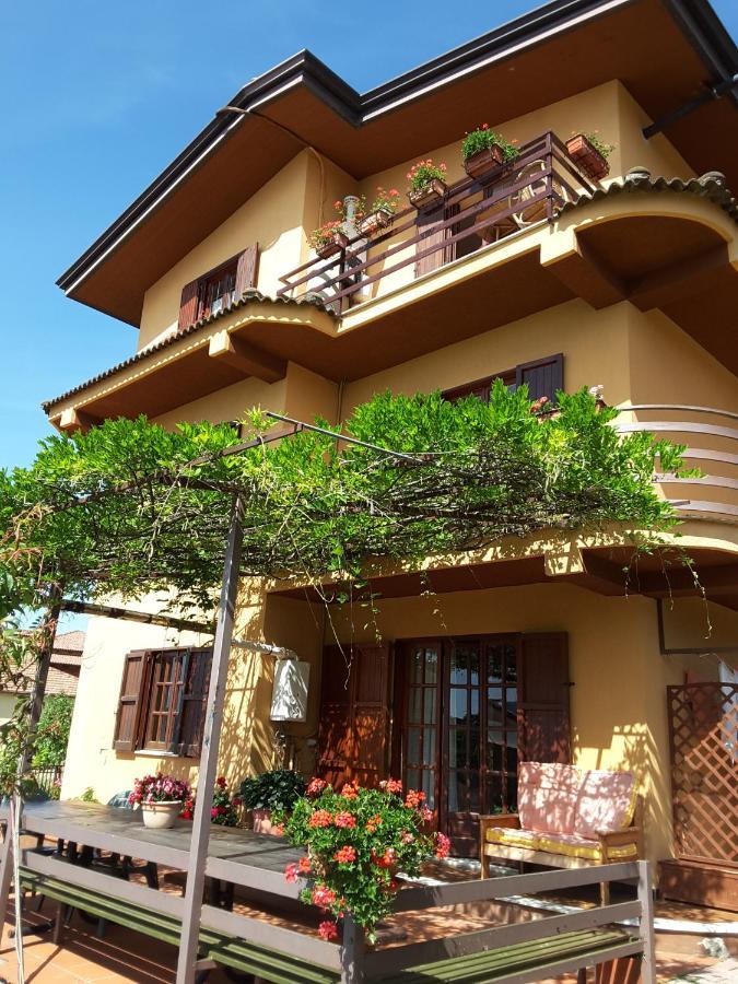 Mansarda Fiorita Bed & Breakfast Abatemarco Bagian luar foto