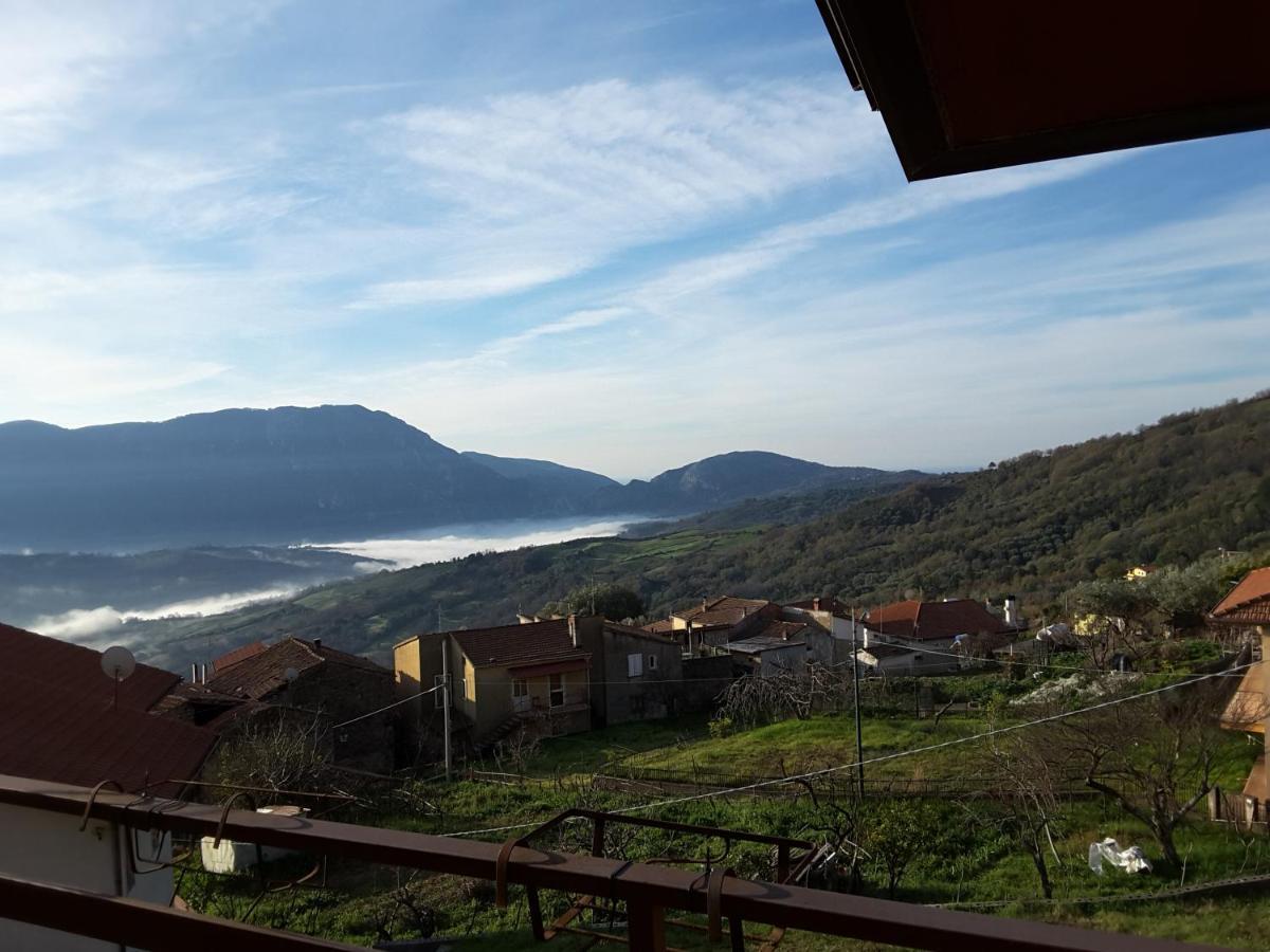Mansarda Fiorita Bed & Breakfast Abatemarco Ruang foto