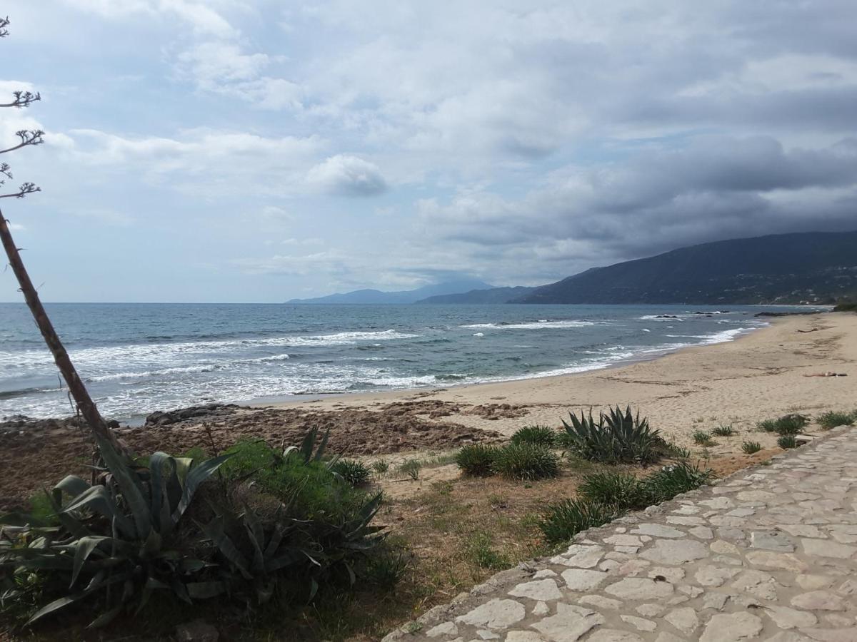 Mansarda Fiorita Bed & Breakfast Abatemarco Bagian luar foto