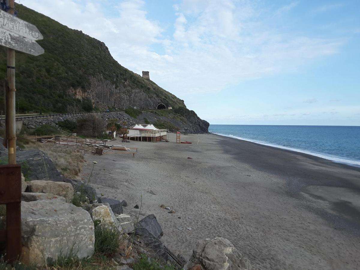 Mansarda Fiorita Bed & Breakfast Abatemarco Bagian luar foto