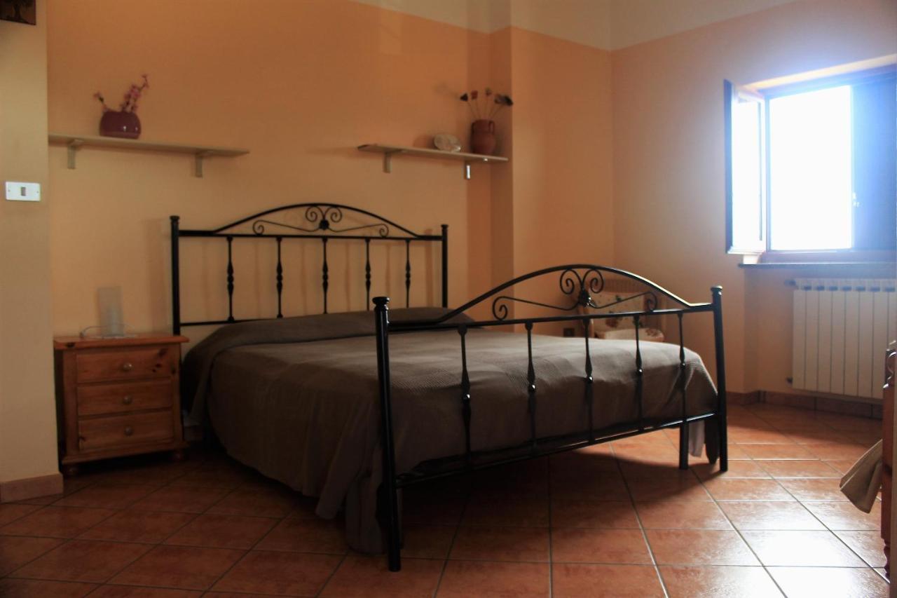Mansarda Fiorita Bed & Breakfast Abatemarco Bagian luar foto