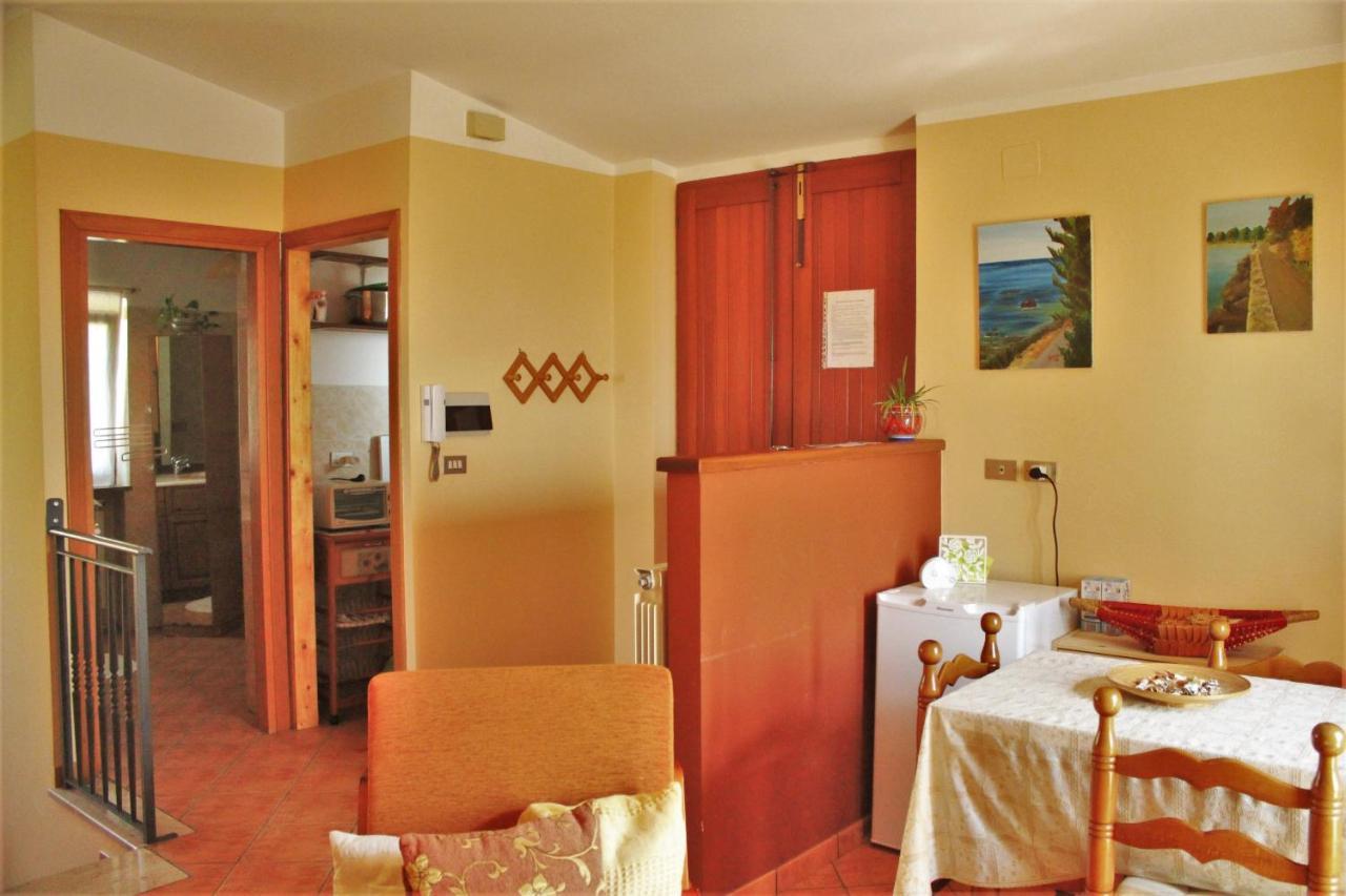 Mansarda Fiorita Bed & Breakfast Abatemarco Bagian luar foto