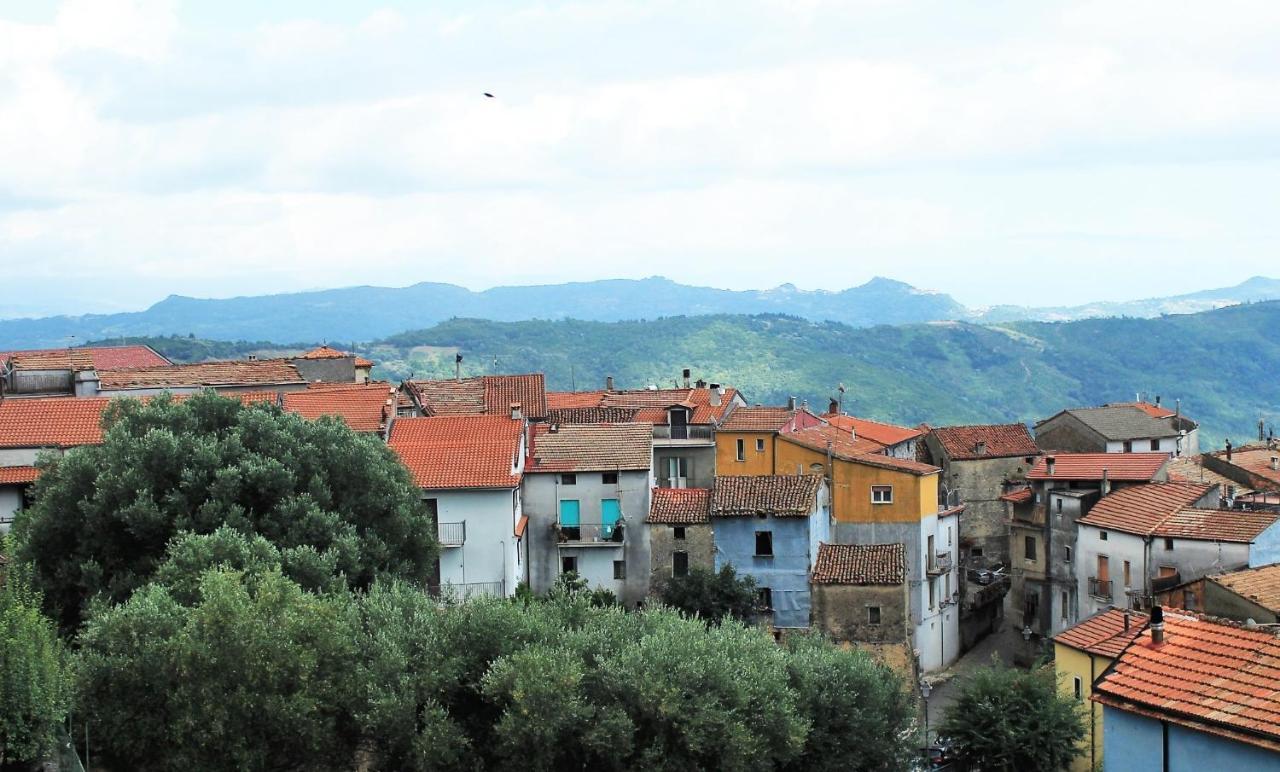 Mansarda Fiorita Bed & Breakfast Abatemarco Bagian luar foto