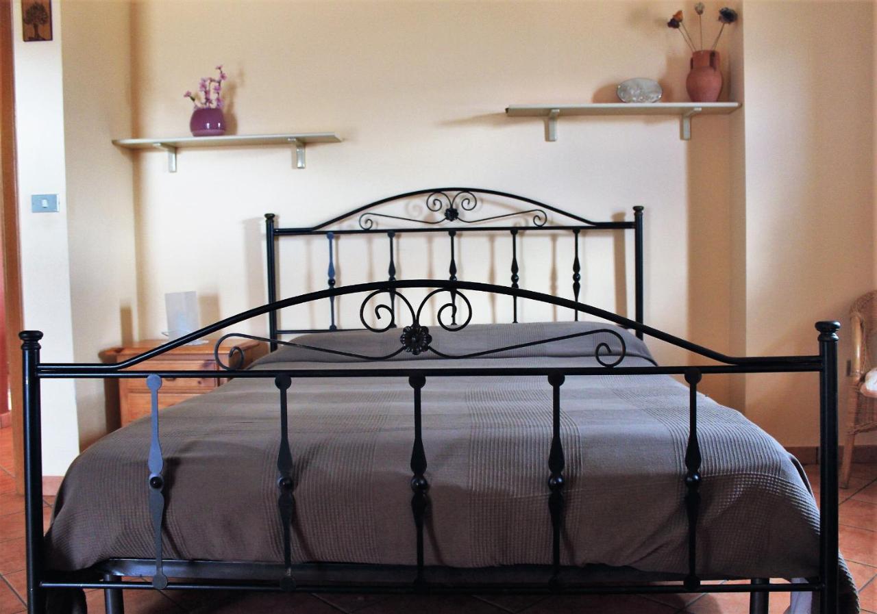 Mansarda Fiorita Bed & Breakfast Abatemarco Bagian luar foto