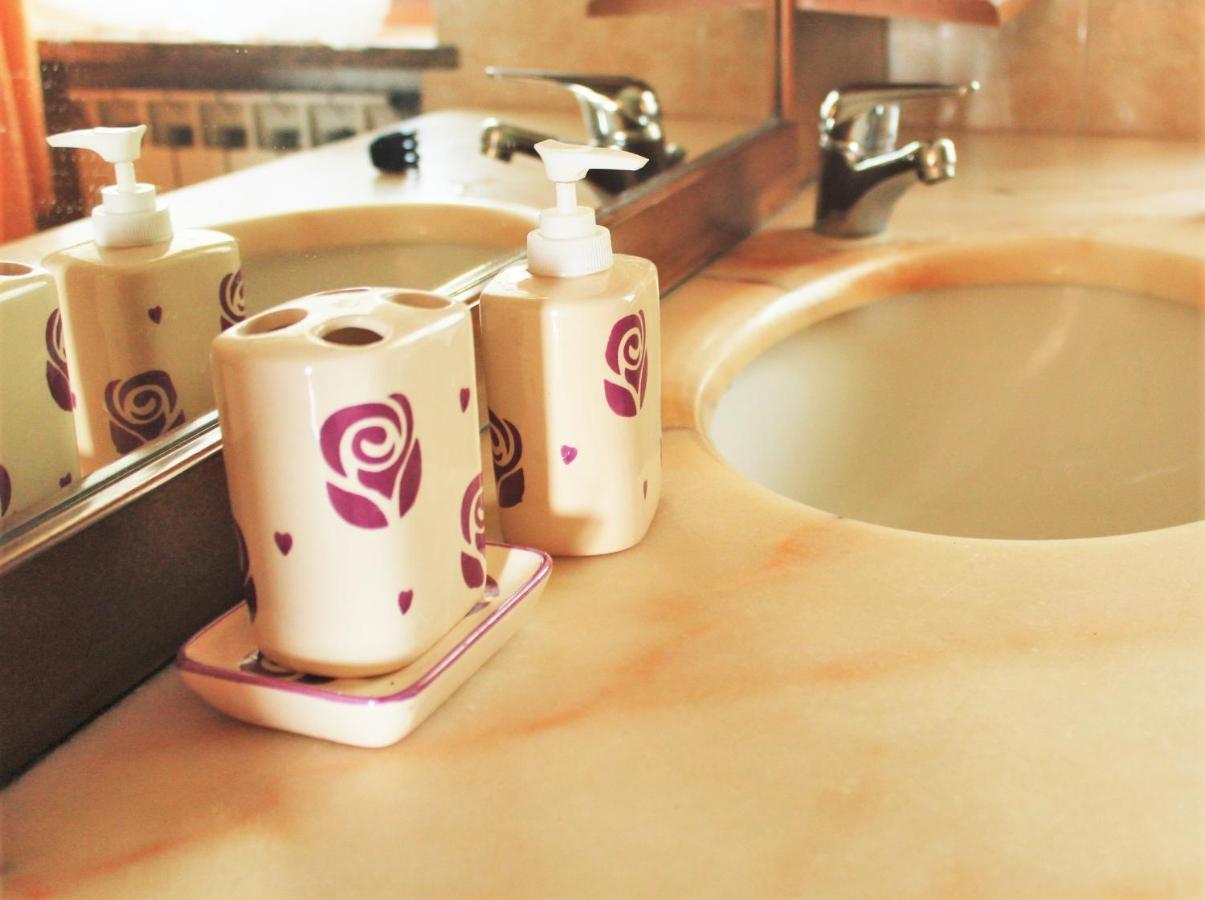 Mansarda Fiorita Bed & Breakfast Abatemarco Bagian luar foto