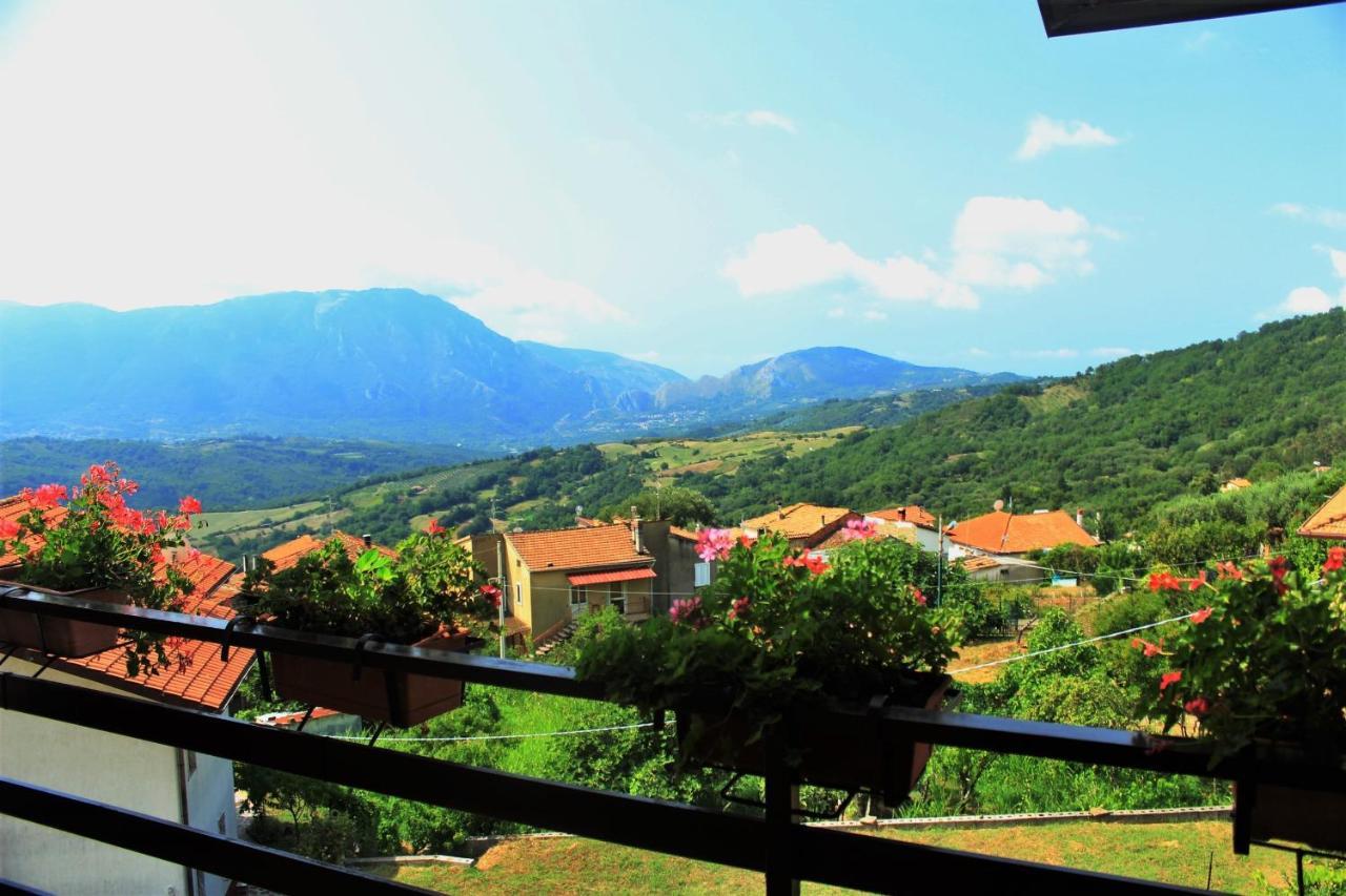 Mansarda Fiorita Bed & Breakfast Abatemarco Bagian luar foto