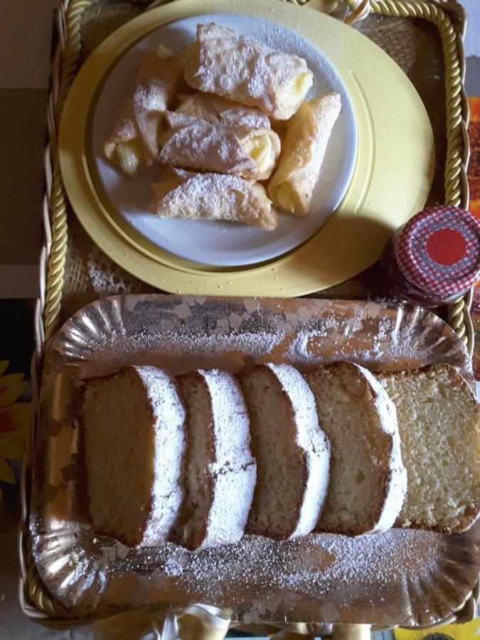 Mansarda Fiorita Bed & Breakfast Abatemarco Bagian luar foto