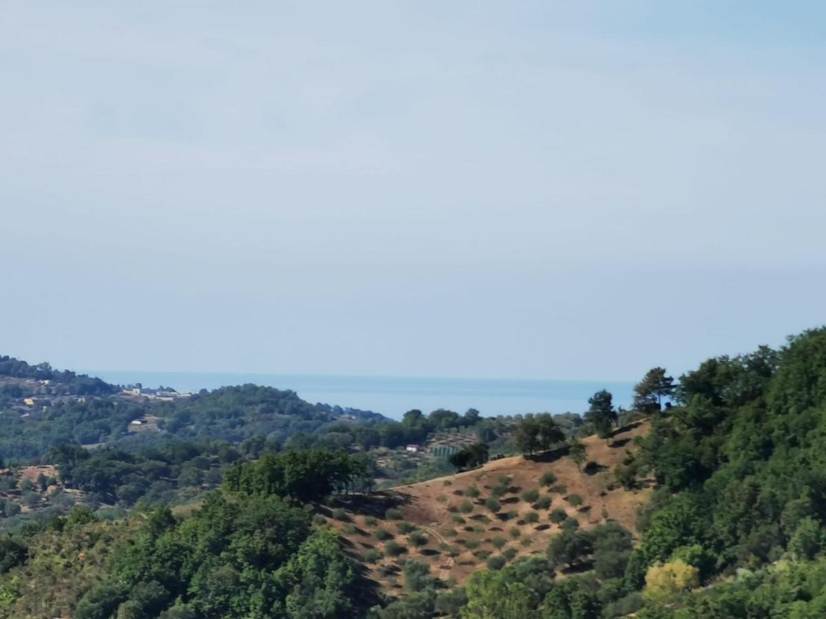 Mansarda Fiorita Bed & Breakfast Abatemarco Bagian luar foto