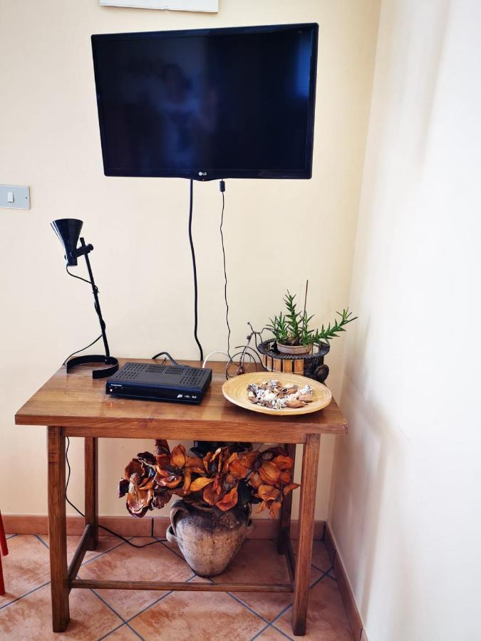Mansarda Fiorita Bed & Breakfast Abatemarco Bagian luar foto