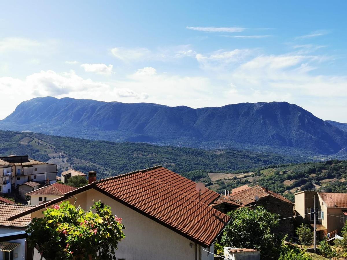 Mansarda Fiorita Bed & Breakfast Abatemarco Bagian luar foto