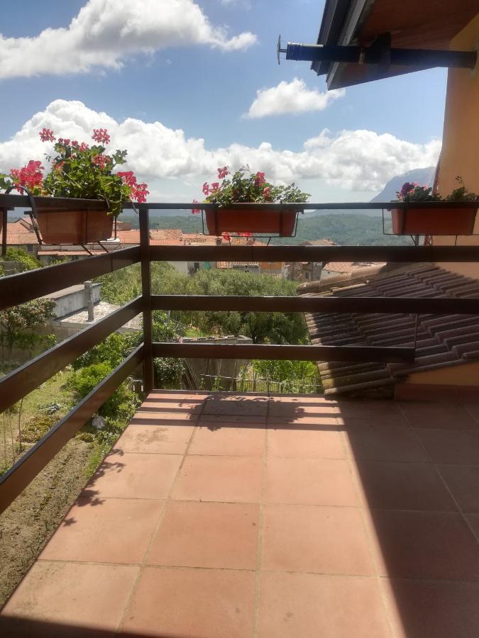 Mansarda Fiorita Bed & Breakfast Abatemarco Bagian luar foto